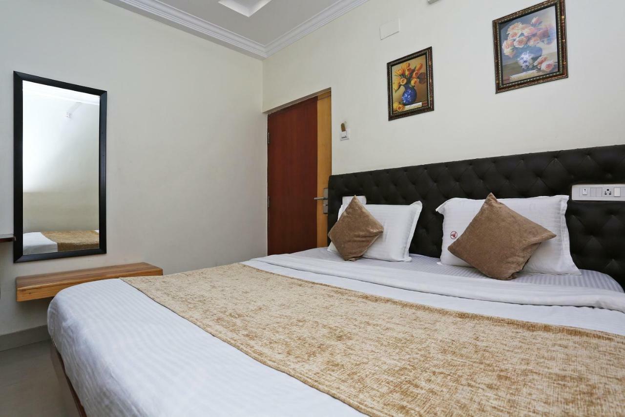 Oyo 3019 Hotel Lingaraj Bhubaneswar Buitenkant foto